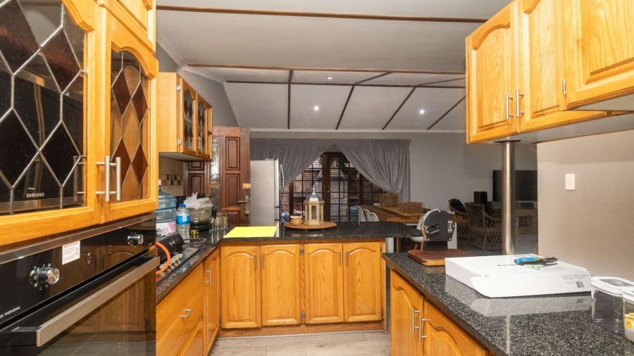 3 Bedroom Property for Sale in Safari Gardens North West